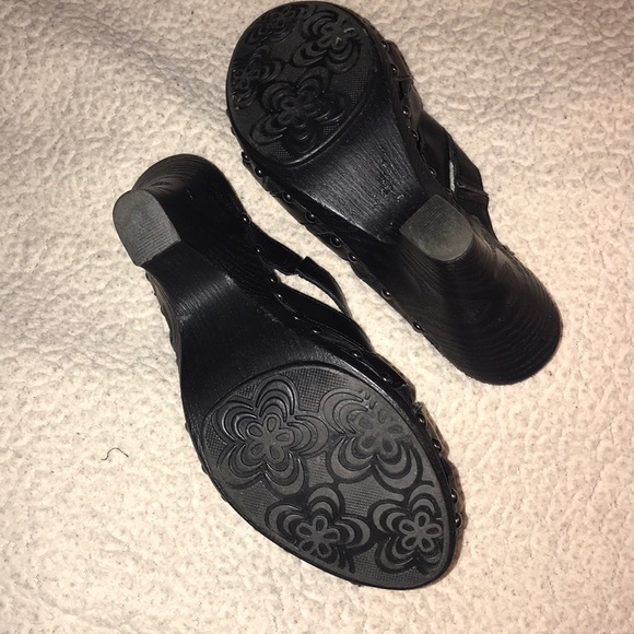 Shoes - Picture 4 of 5